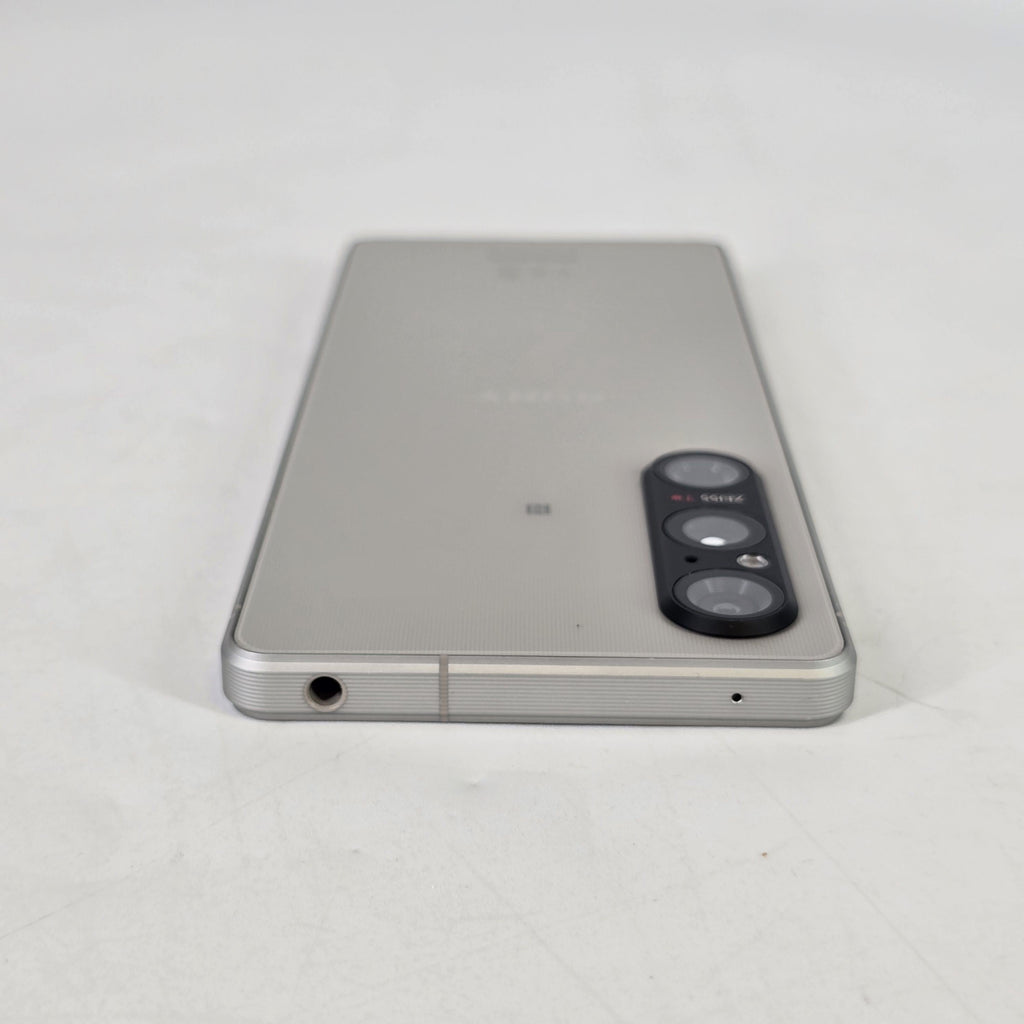 Sony Xperia 1 V 12GB RAM 256GB Silver (GSM Unlocked)