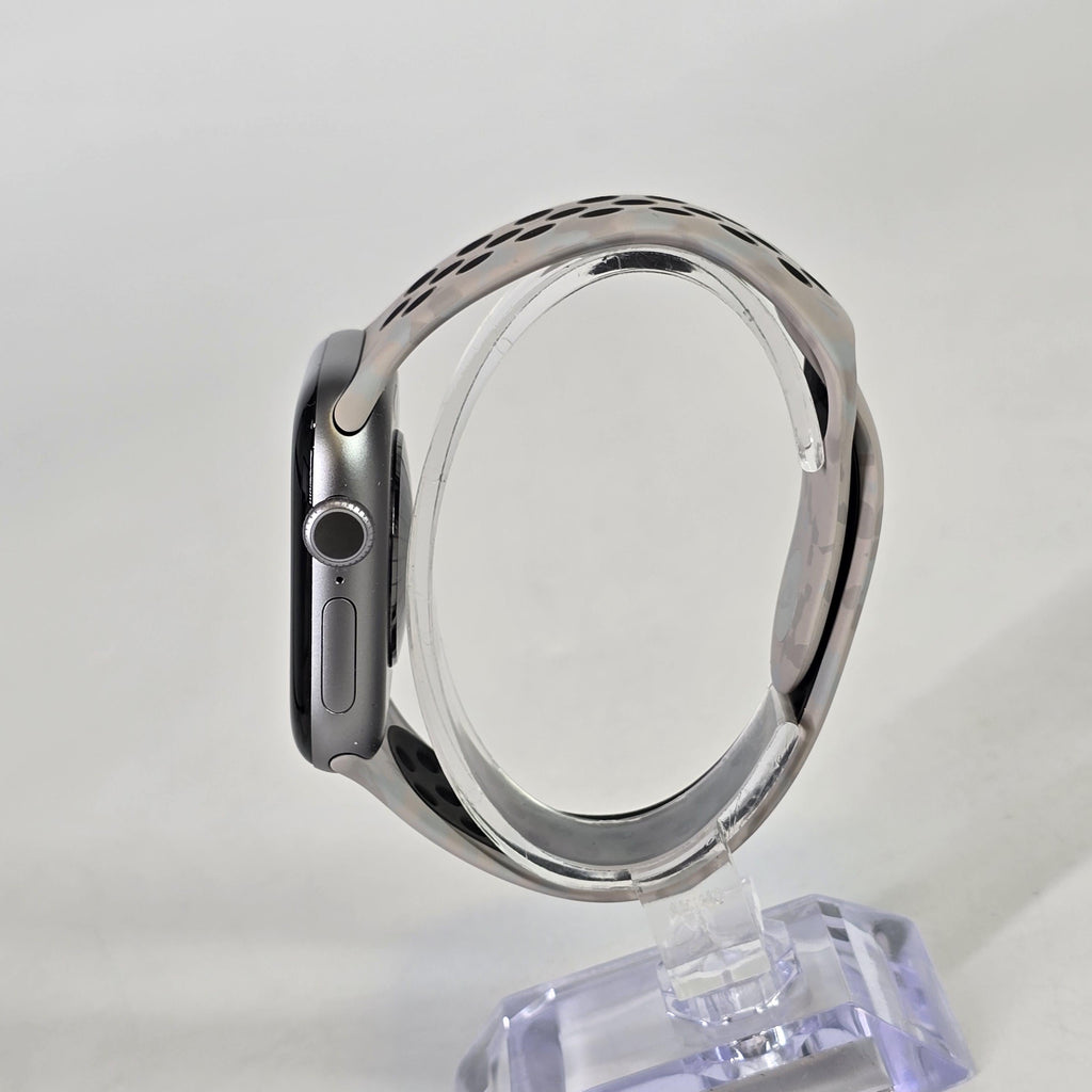 Apple Watch (Series 12) 42mm Space Gray WiFi 64GB