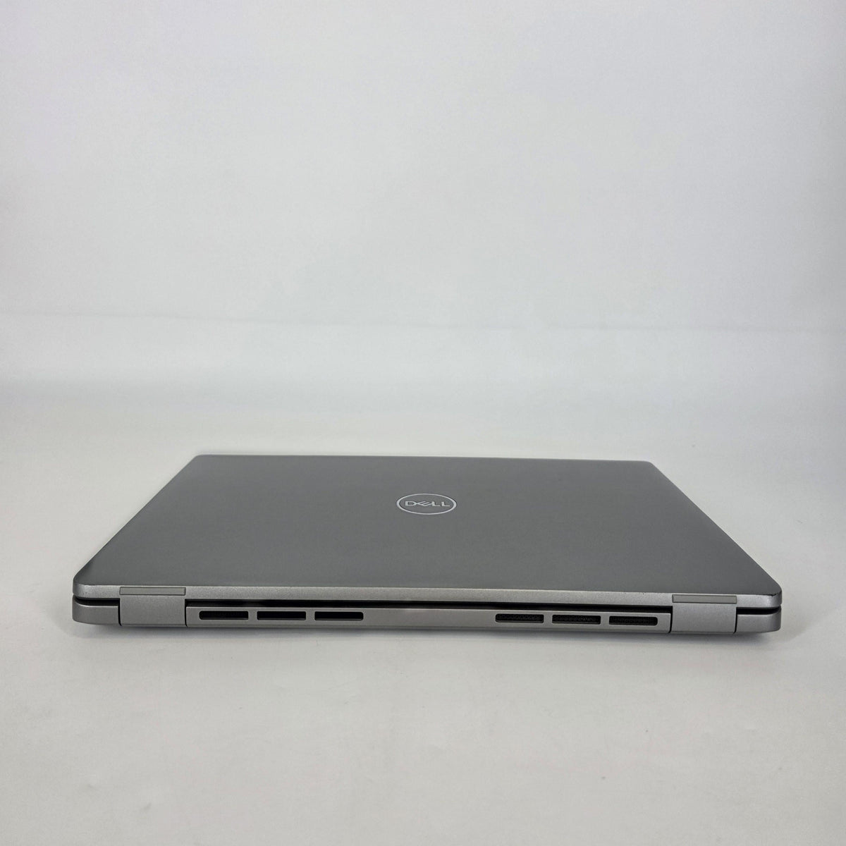 Dell Latitude 5450 14 Gray 1.7 GHz Intel Core Ultra 7 16GB RAM 512GB Solid State Drive
