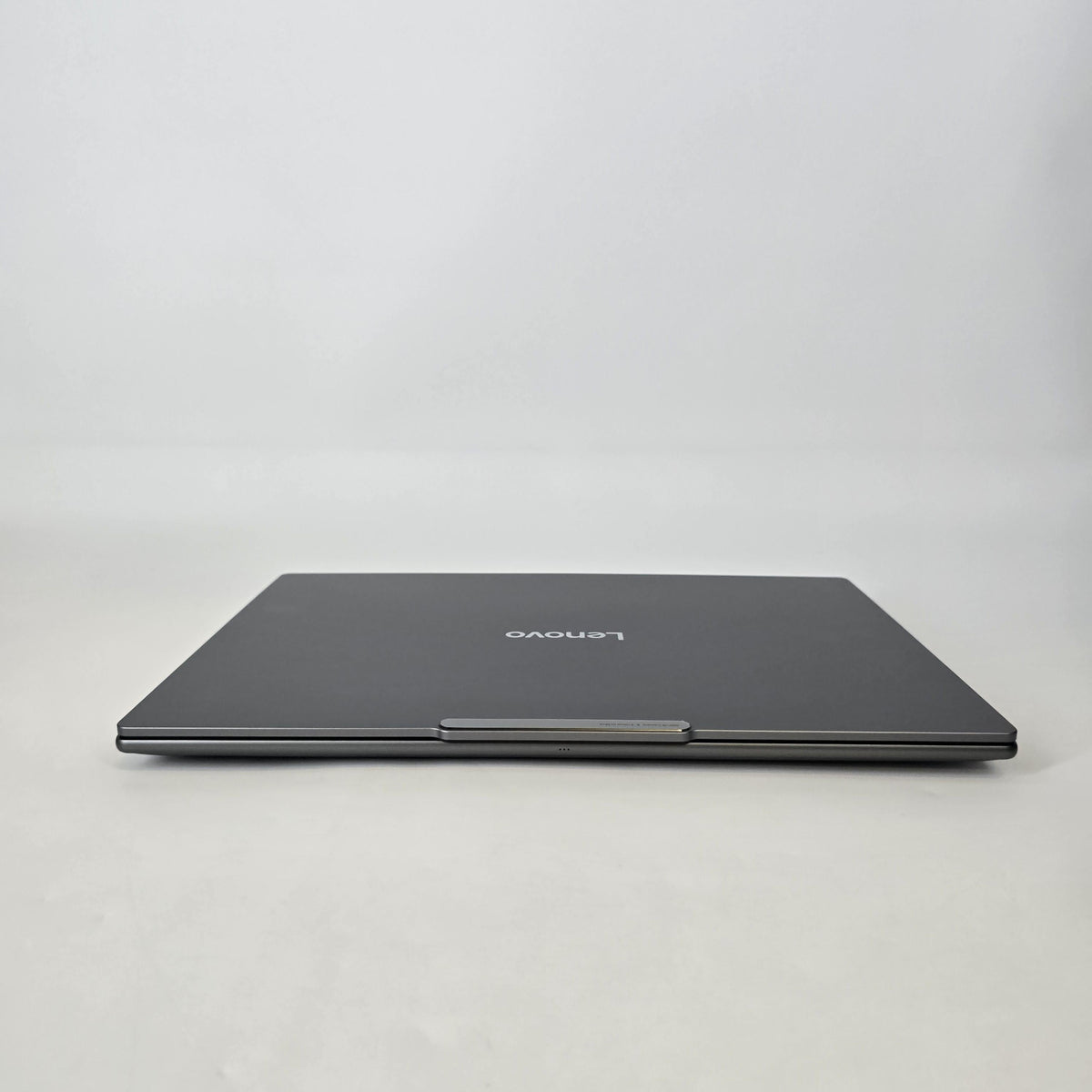Lenovo Yoga Pro 9i 16 Gray 2.9 GHz Intel Core Ultra 9 Series 2 32GB RAM 1TB Solid State Drive NVIDIA GeForce RTX 5060 8 GB