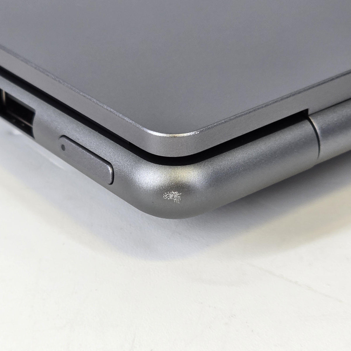 Lenovo Yoga Pro 9i 16 Gray 2.9 GHz Intel Core Ultra 9 Series 2 32GB RAM 1TB Solid State Drive NVIDIA GeForce RTX 5060 8 GB