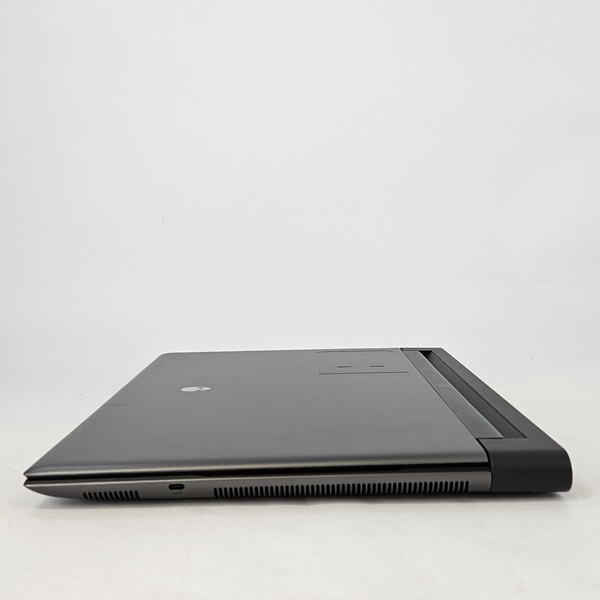 Alienware M18 R2 Black 2.2 GHz Intel Core i7 14th Gen. 16GB RAM 512GB Solid State Drive NVIDIA GeForce RTX 4060 8 GB