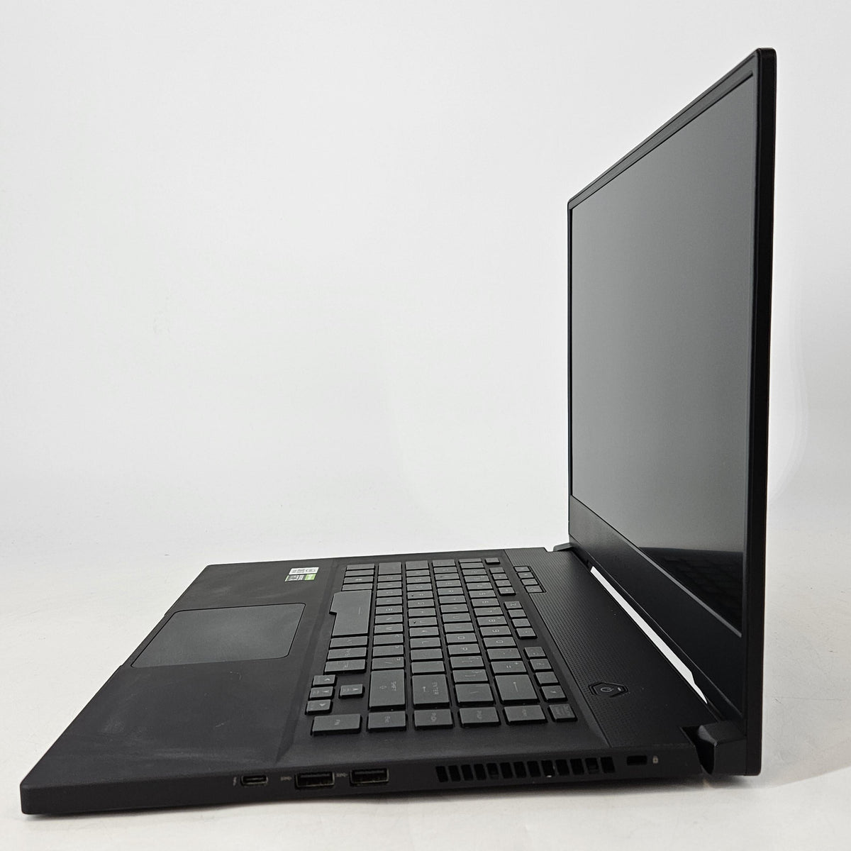 Asus ROG Zephyrus M15 GU502 15.6 Black 2.6 GHz Intel Core i7 10th Gen. 16GB RAM 1TB Solid State Drive NVIDIA GeForce RTX 2060 6 GB