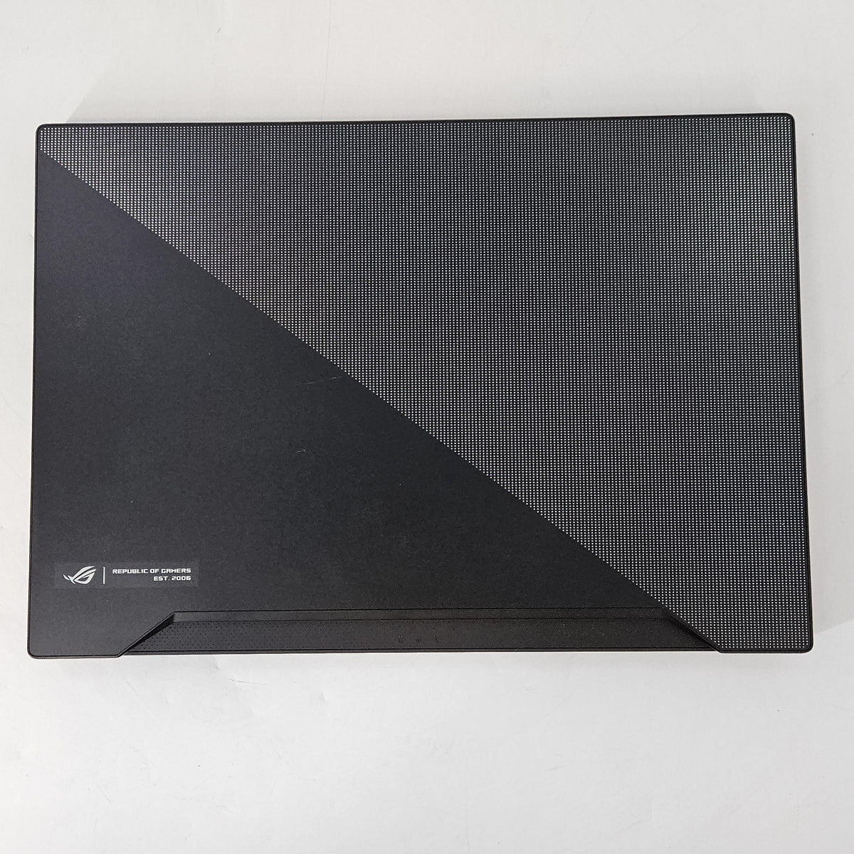 Asus ROG Zephyrus M15 GU502 15.6 Black 2.6 GHz Intel Core i7 10th Gen. 16GB RAM 1TB Solid State Drive NVIDIA GeForce RTX 2060 6 GB
