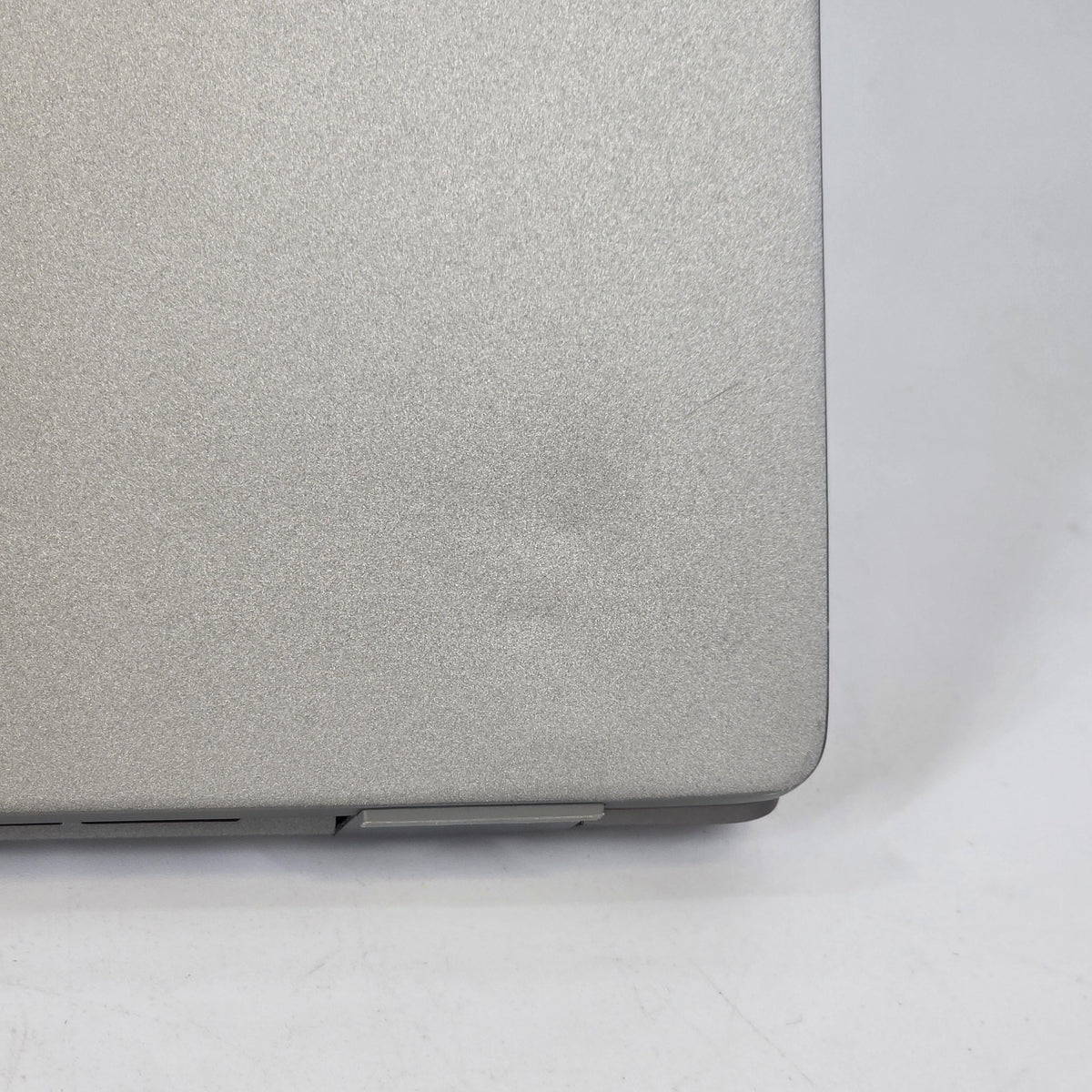 Dell Latitude 7450 14 Gray 3.8 GHz Intel Core Ultra 7 32GB RAM 256GB Solid State Drive