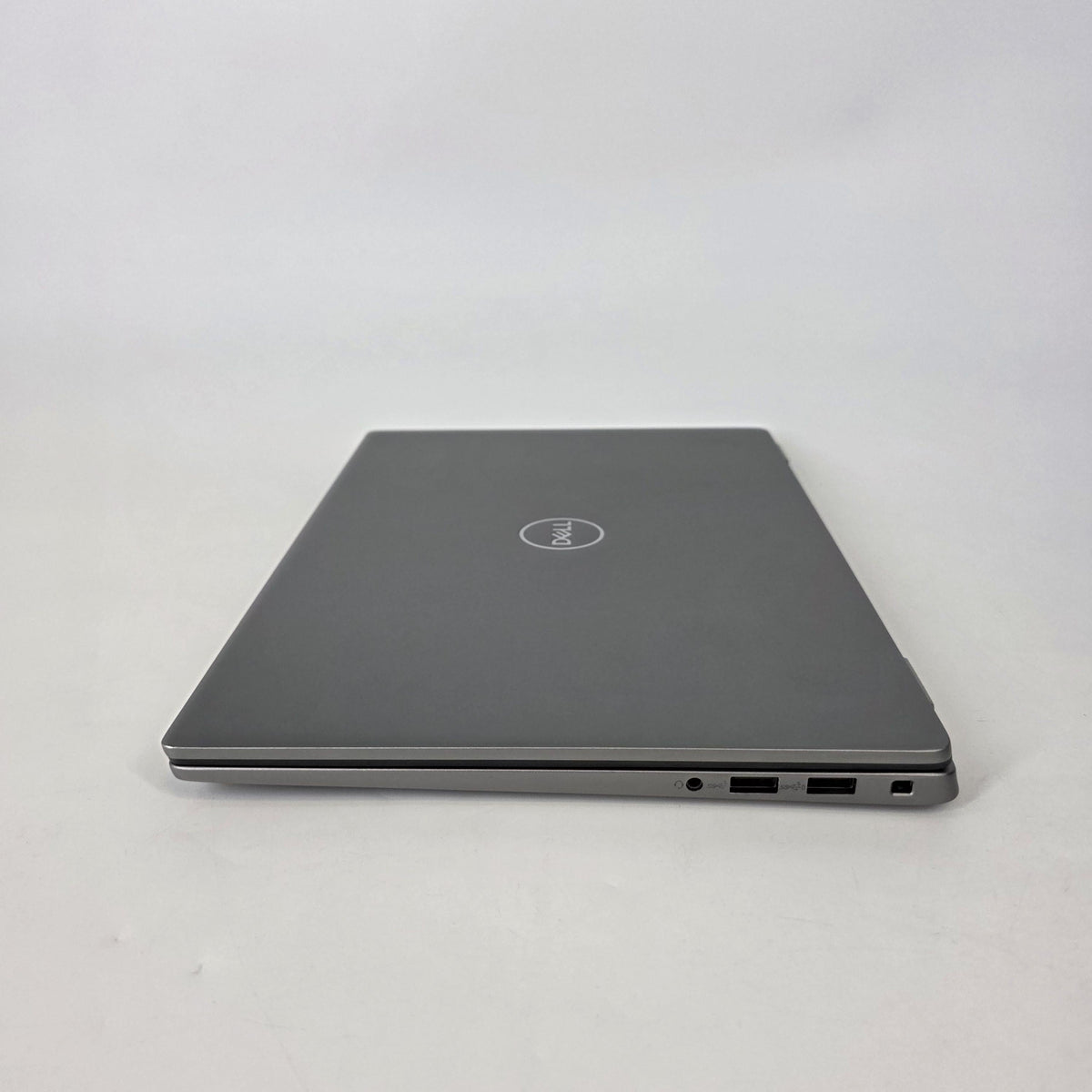 Dell Latitude 7450 14 Gray 3.8 GHz Intel Core Ultra 7 32GB RAM 256GB Solid State Drive