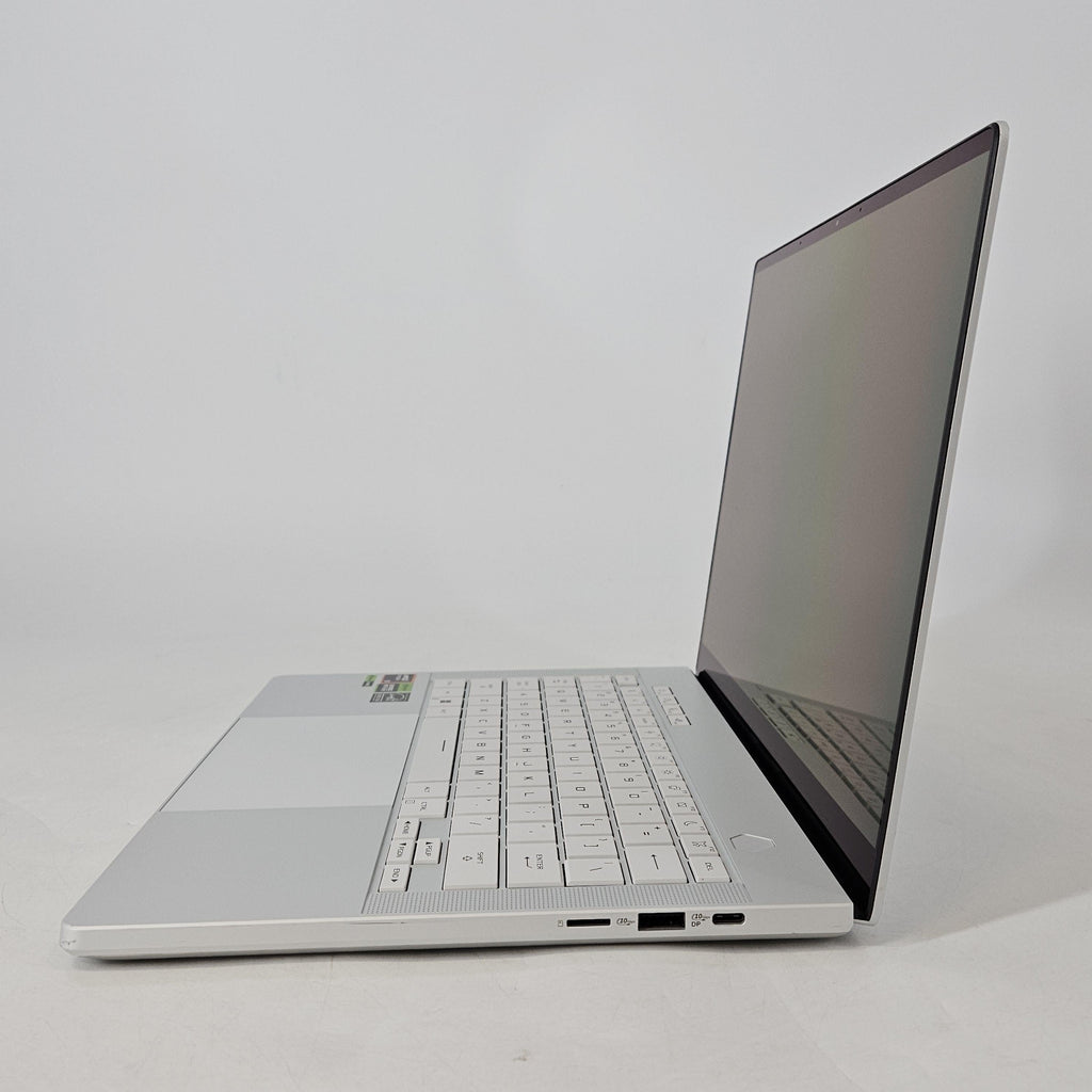 ROG Zephyrus G14 GA403 14 White 4.0 GHz AMD Ryzen 9 8945HS 16GB RAM 1TB Solid State Drive NVIDIA GeForce RTX 4060 8 GB