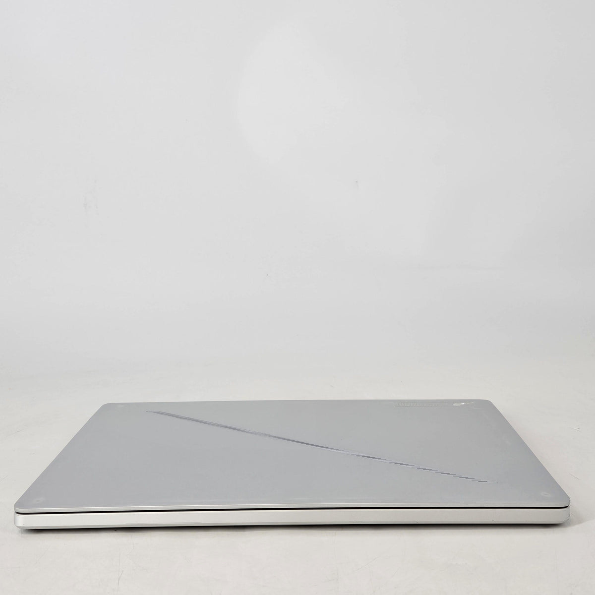 ROG Zephyrus G14 GA403 14 White 4.0 GHz AMD Ryzen 9 8945HS 16GB RAM 1TB Solid State Drive NVIDIA GeForce RTX 4060 8 GB