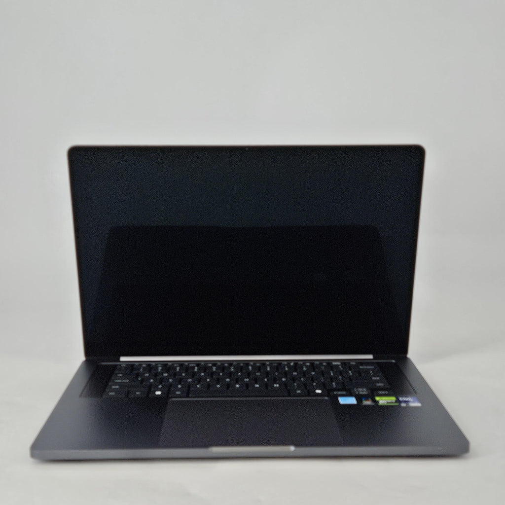 Galaxy Book6 Ultra 16 Gray 1.9 GHz Intel Core Ultra 7 Series 3 32GB RAM 1TB Solid State Drive NVIDIA GeForce RTX 5060 8 GB