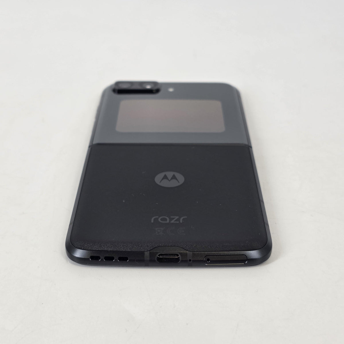 Motorola Razr (2022) 8GB RAM 256GB Black (GSM Unlocked)