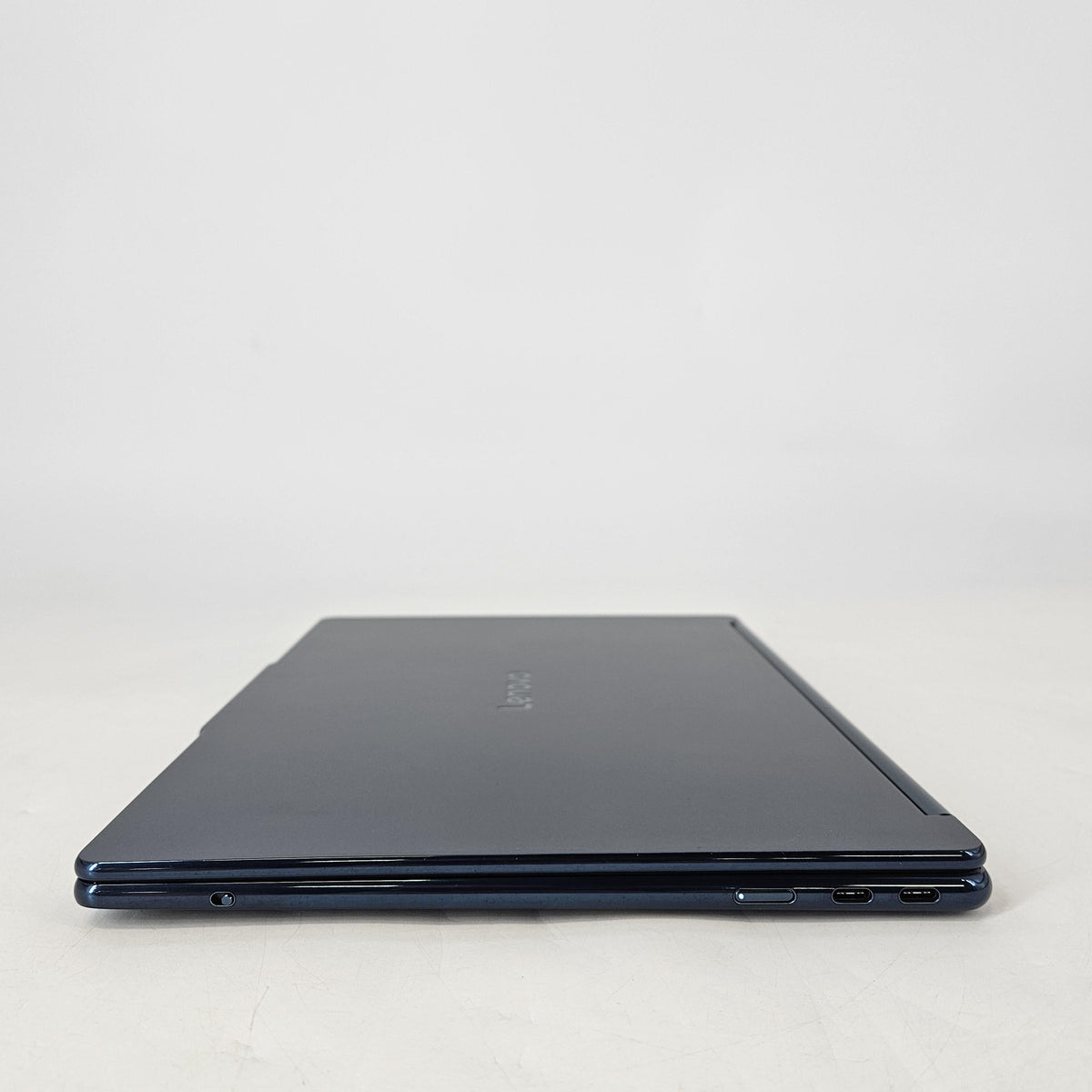 Lenovo Yoga Book 9i 13.3 Blue 2.0 GHz Intel Core Ultra 7 Series 2 16GB RAM 1TB Solid State Drive