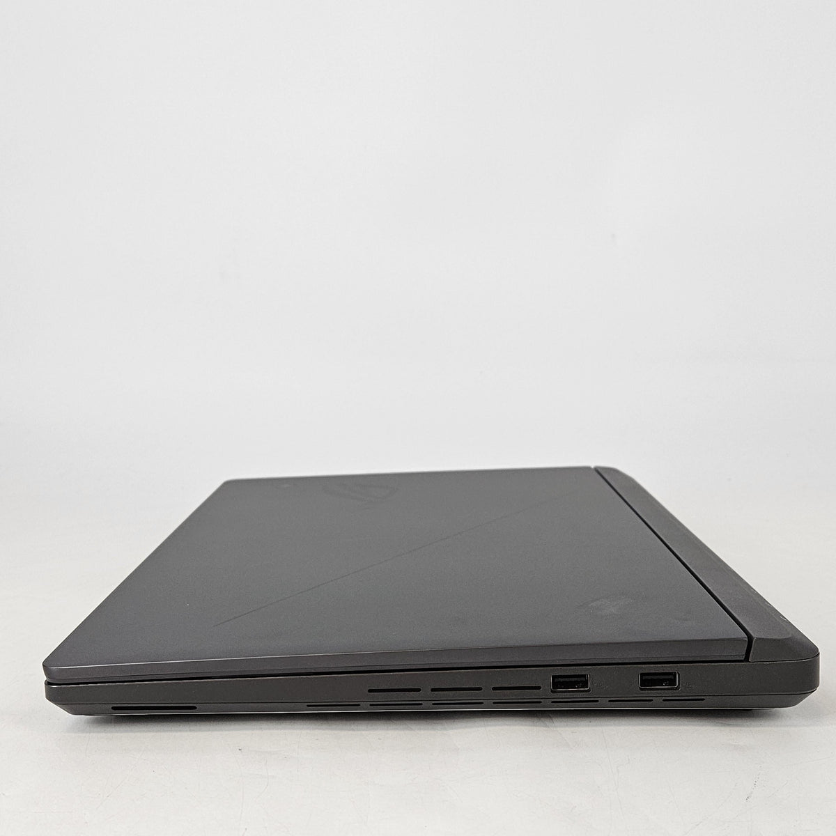 Asus ROG Strix G16 G615 16 Black 2.7 GHz Intel Core Ultra 9 Series 2 16GB RAM 1TB Solid State Drive NVIDIA GeForce RTX 5060 8 GB
