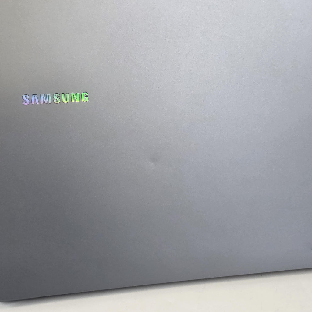 Galaxy Book4 Ultra 16 Gray 2.5 GHz Intel Core Ultra 9 32GB RAM 1TB Solid State Drive NVIDIA GeForce RTX 4070 8 GB