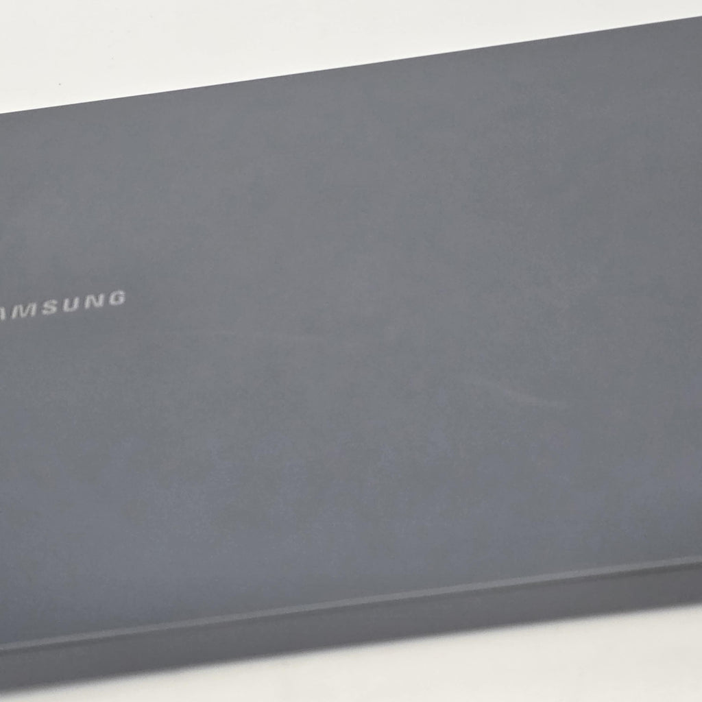 Galaxy Book4 Ultra 16 Gray 2.5 GHz Intel Core Ultra 9 32GB RAM 1TB Solid State Drive NVIDIA GeForce RTX 4070 8 GB
