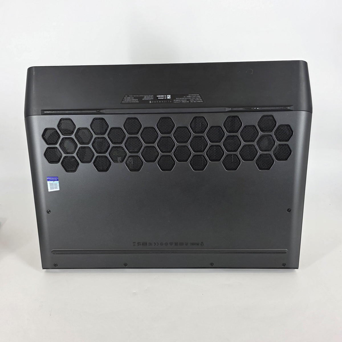 Alienware Area-51m R1 17.3 Black 3.6 GHz Intel Core i9 9th Gen. 64GB RAM 512GB Solid State Drive 500GB Solid State Drive NVIDIA GeForce RTX 2080 8 GB