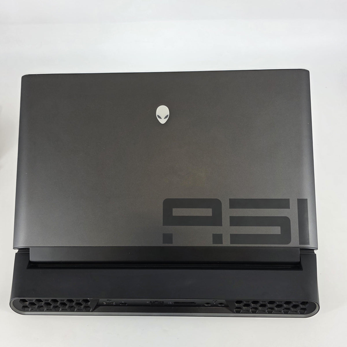 Alienware Area-51m R1 17.3 Black 3.6 GHz Intel Core i9 9th Gen. 64GB RAM 512GB Solid State Drive 500GB Solid State Drive NVIDIA GeForce RTX 2080 8 GB