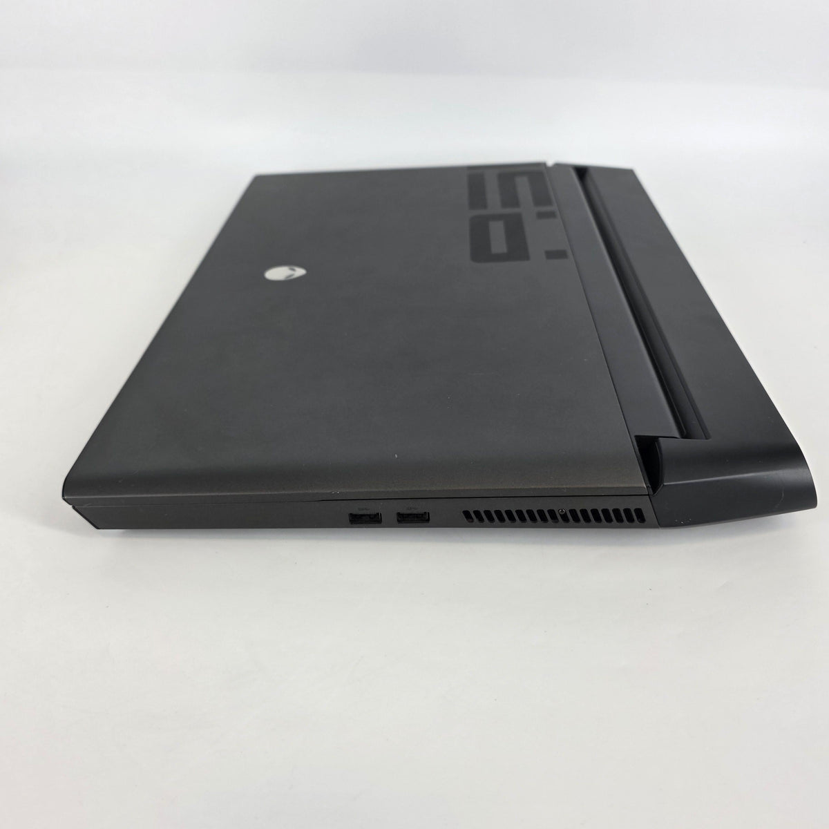 Alienware Area-51m R1 17.3 Black 3.6 GHz Intel Core i9 9th Gen. 64GB RAM 512GB Solid State Drive 500GB Solid State Drive NVIDIA GeForce RTX 2080 8 GB