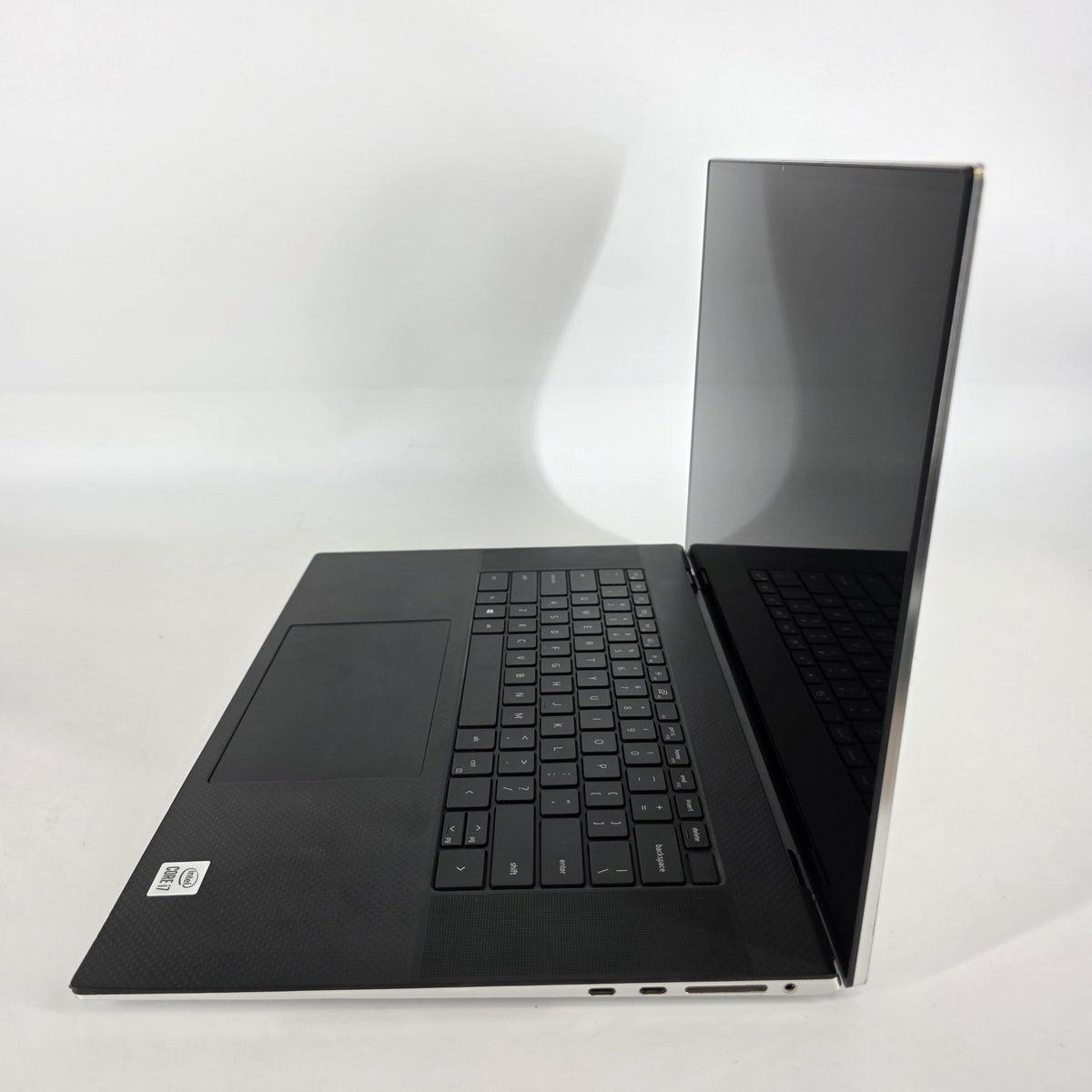 Dell XPS 17 9700 Silver 2.3 GHz Intel Core i7 10th Gen. 32GB RAM 1TB Solid State Drive NVIDIA GeForce RTX 2060 6 GB