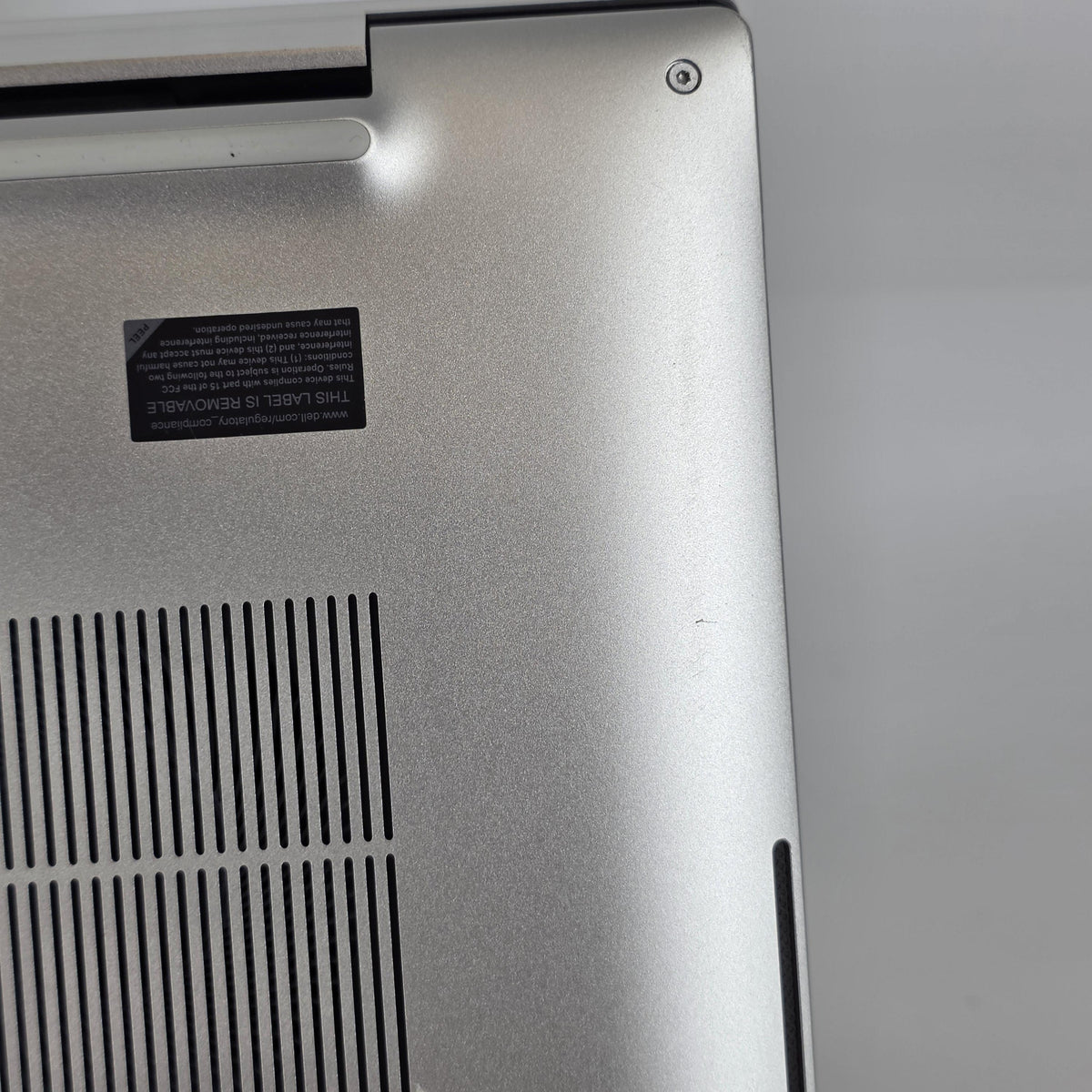 Dell XPS 17 9700 Silver 2.3 GHz Intel Core i7 10th Gen. 32GB RAM 1TB Solid State Drive NVIDIA GeForce RTX 2060 6 GB
