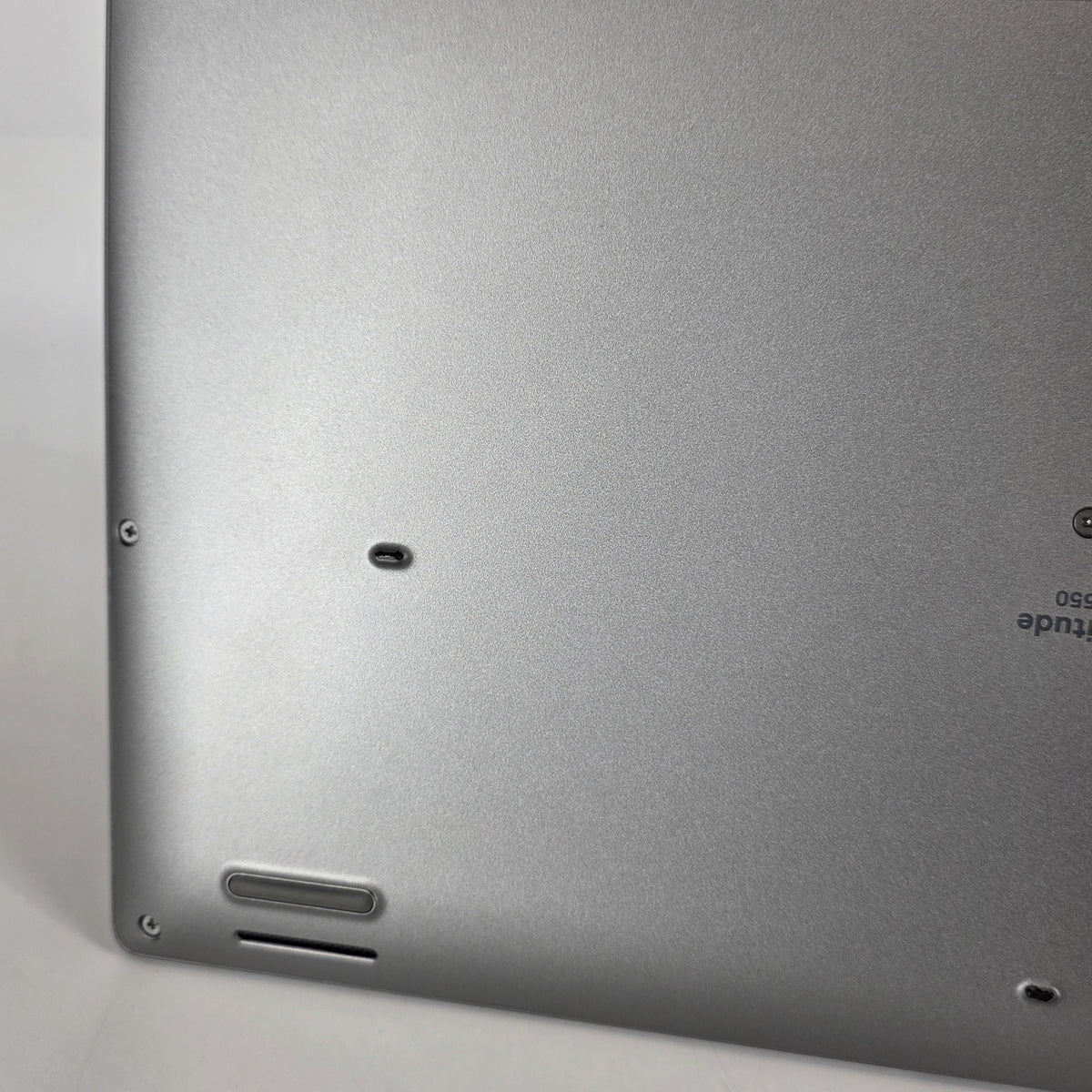 Dell Latitude 5550 15.6 Gray 1.7 GHz Intel Core Ultra 7 32GB RAM 512GB Solid State Drive