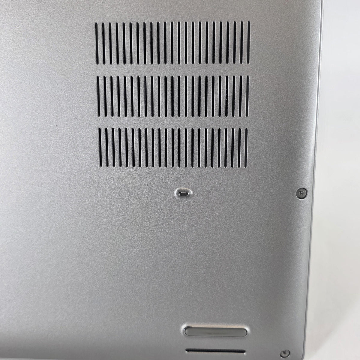 Dell Latitude 5550 15.6 Gray 1.7 GHz Intel Core Ultra 7 32GB RAM 512GB Solid State Drive