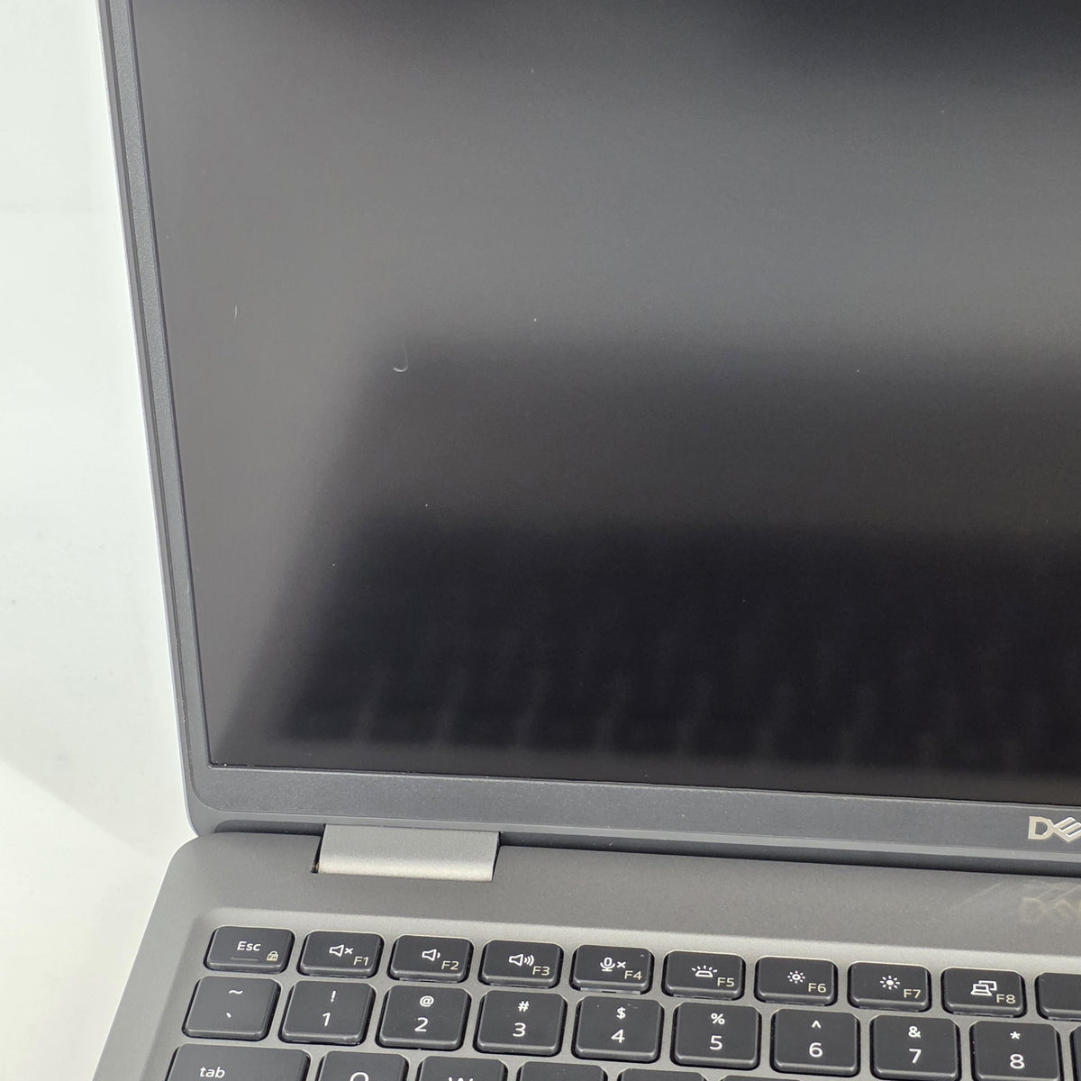 Dell Latitude 5550 15.6 Gray 1.7 GHz Intel Core Ultra 7 32GB RAM 512GB Solid State Drive
