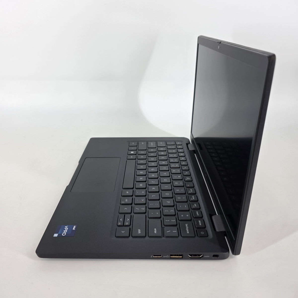 Dell Latitude 7330 13.3 Gray 1.8 GHz Intel Core i7 12th Gen. 16GB RAM 256GB Solid State Drive