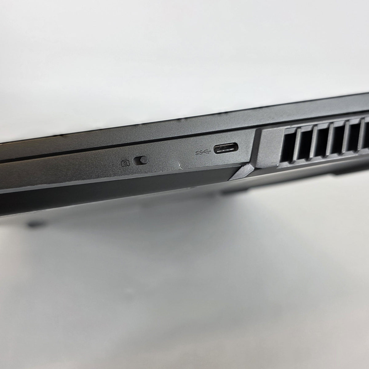 Lenovo Legion 7i 16 Gray 2.3 GHz Intel Core i7 11th Gen. 32GB RAM 1TB Solid State Drive NVIDIA GeForce RTX 3070 8 GB