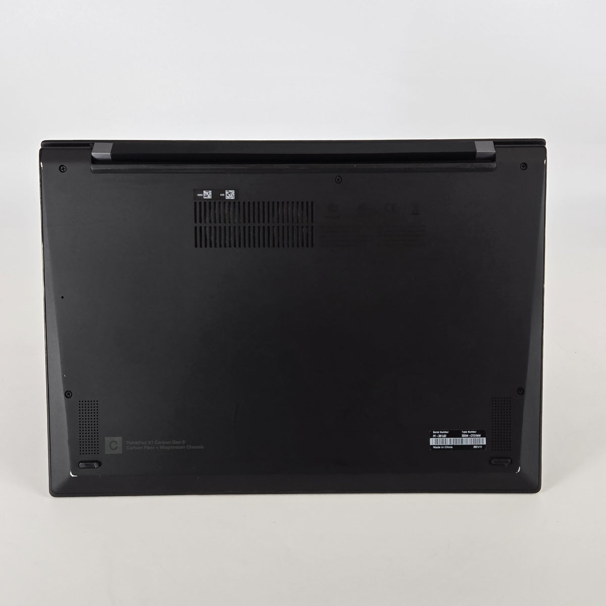 Lenovo ThinkPad X1 Carbon Gen 9 14 Black 2.8 GHz Intel Core i7 11th Gen. 16GB RAM 512GB Solid State Drive