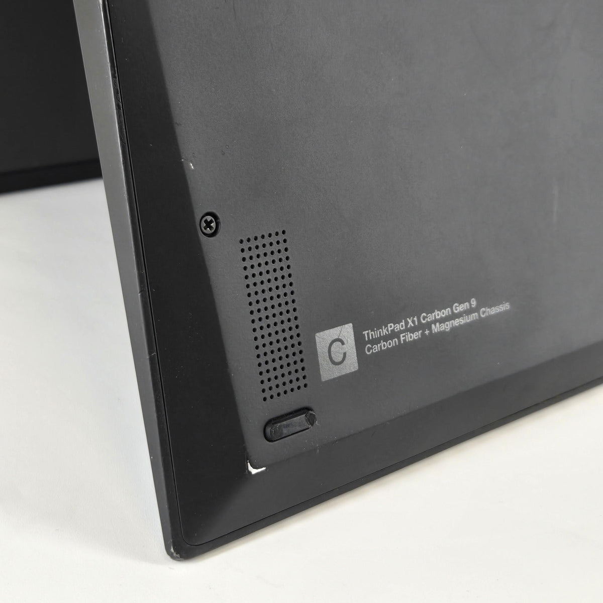 Lenovo ThinkPad X1 Carbon Gen 9 14 Black 2.8 GHz Intel Core i7 11th Gen. 16GB RAM 512GB Solid State Drive