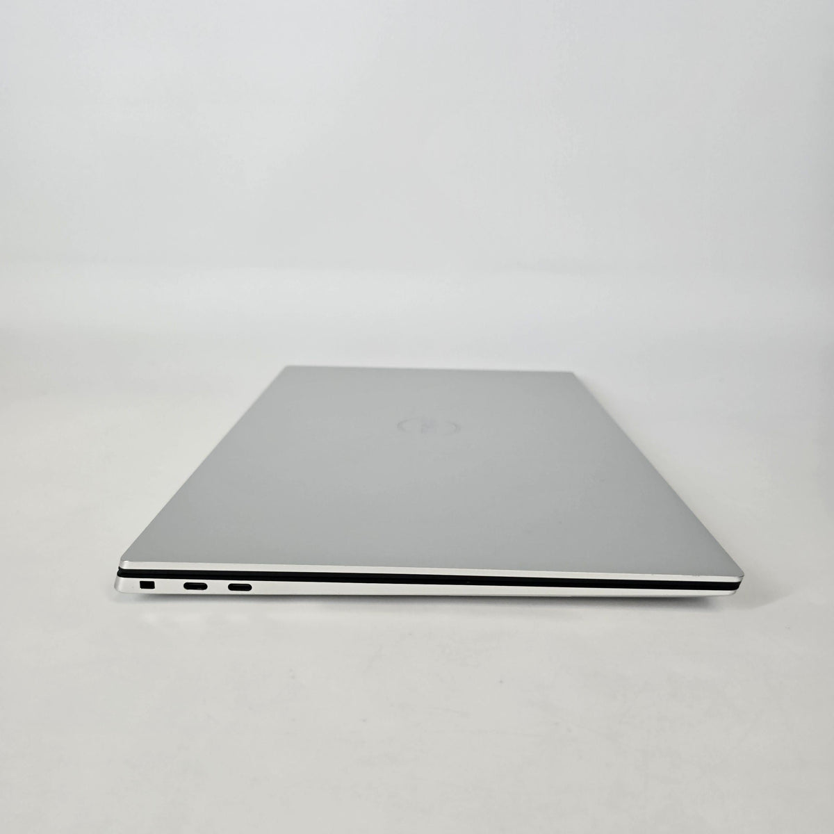Dell XPS 15 9510 Silver 2.5 GHz Intel Core i9 11th Gen. 32GB RAM 1TB Solid State Drive NVIDIA GeForce RTX 3050 Ti 4 GB