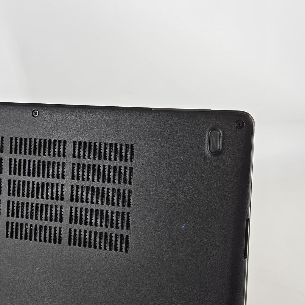 Dell Precision 3520 15.6 Black 2.8 GHz Intel Core i5 7th Gen. 16GB RAM 512GB Solid State Drive NVIDIA Quadro M620 2 GB