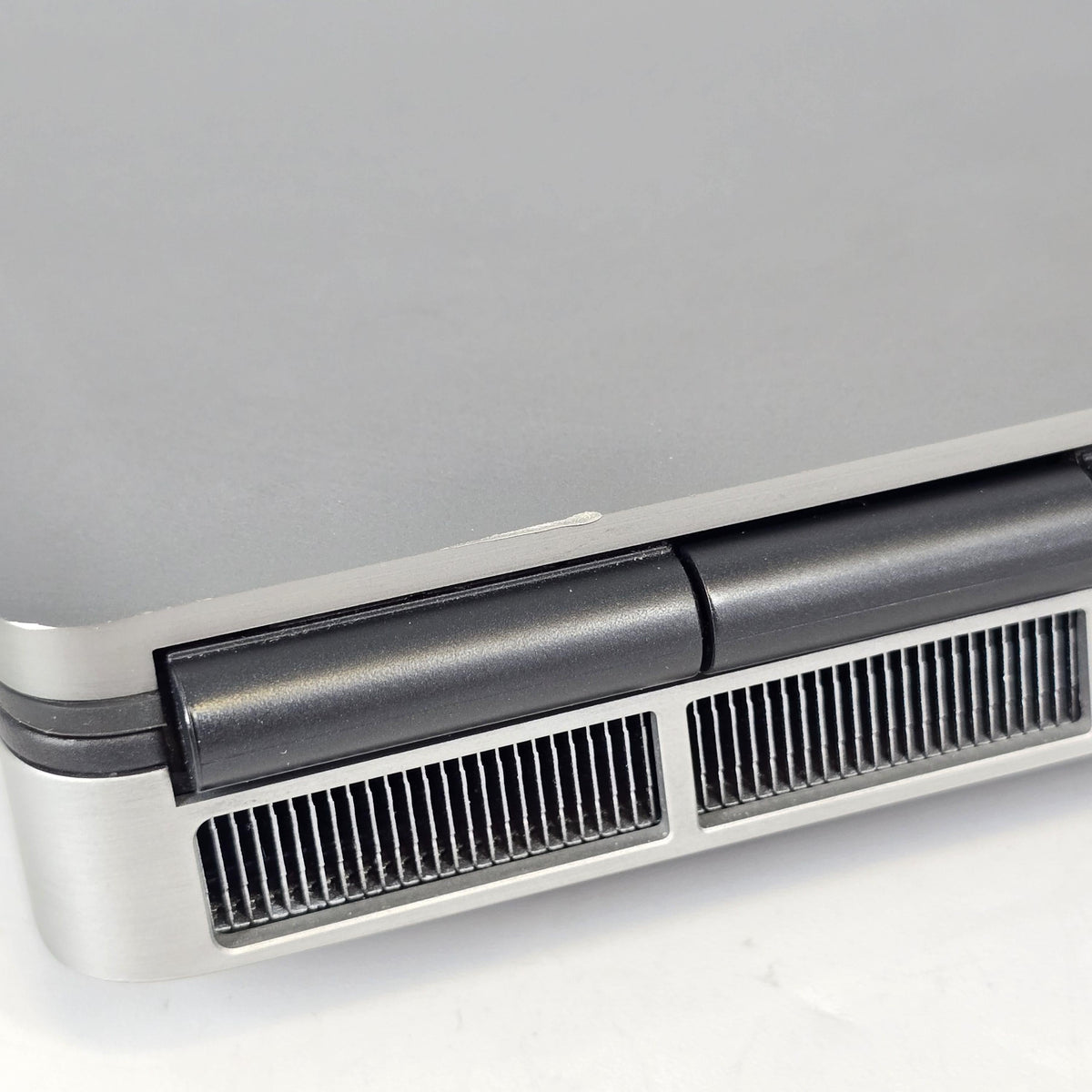 Precision 7760 17.3 Gray 2.6 GHz Intel Core i9 11th Gen. 64GB RAM 1TB Solid State Drive NVIDIA RTX A4000 8 GB