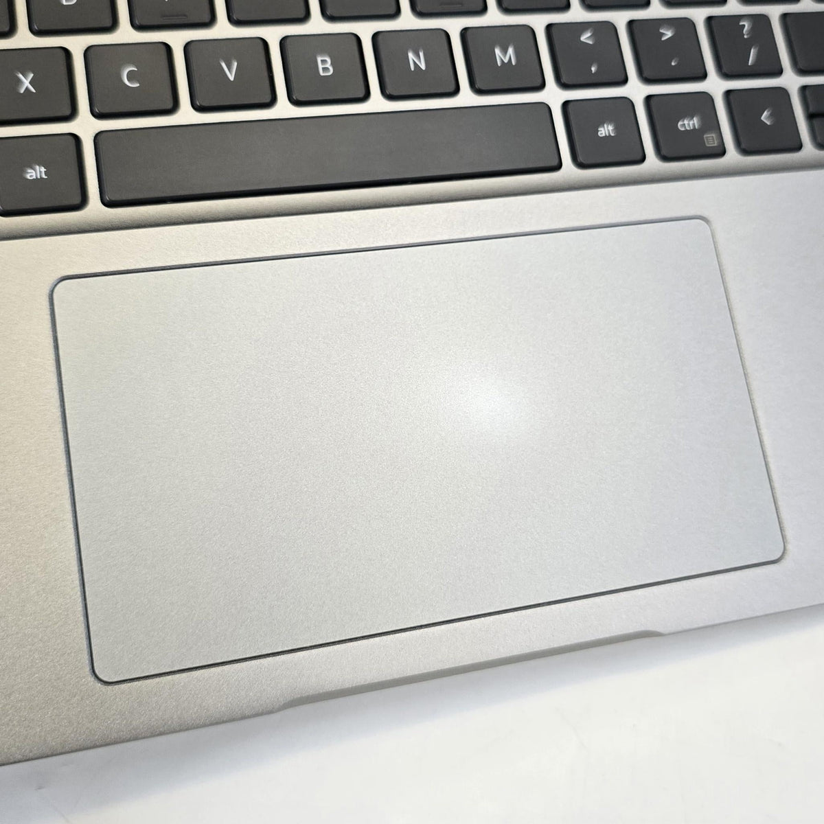 Latitude 7440 14 Gray 1.9 GHz Intel Core i7 13th Gen. 32GB RAM 256GB Solid State Drive