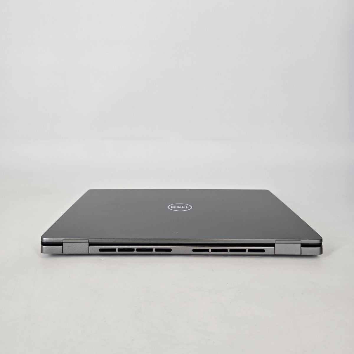 Latitude 7440 14 Gray 1.9 GHz Intel Core i7 13th Gen. 32GB RAM 256GB Solid State Drive
