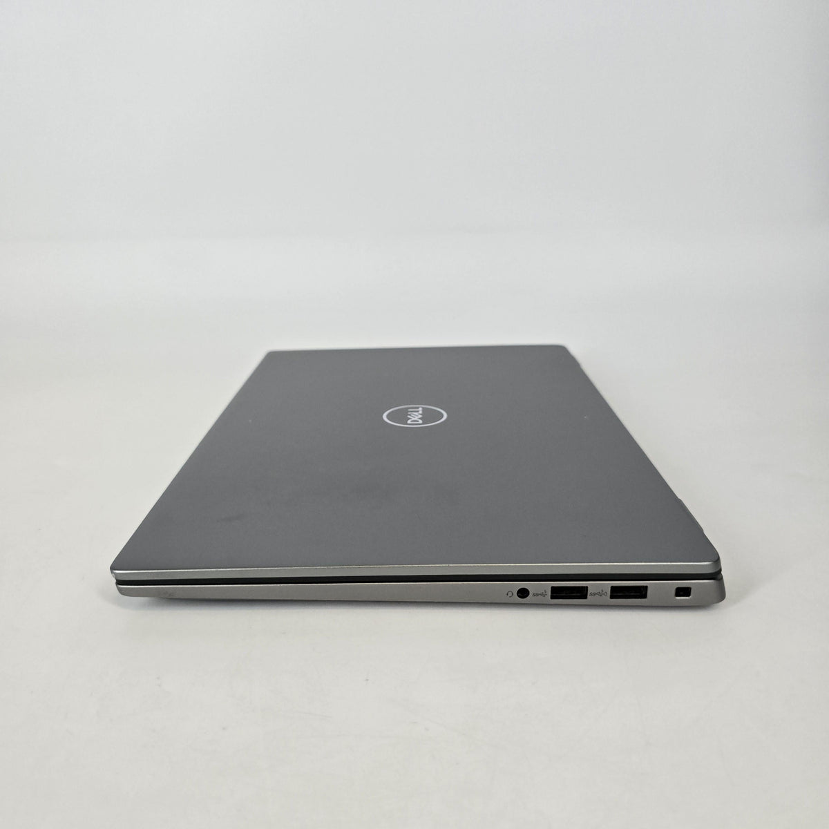 Latitude 7440 14 Gray 1.9 GHz Intel Core i7 13th Gen. 32GB RAM 256GB Solid State Drive