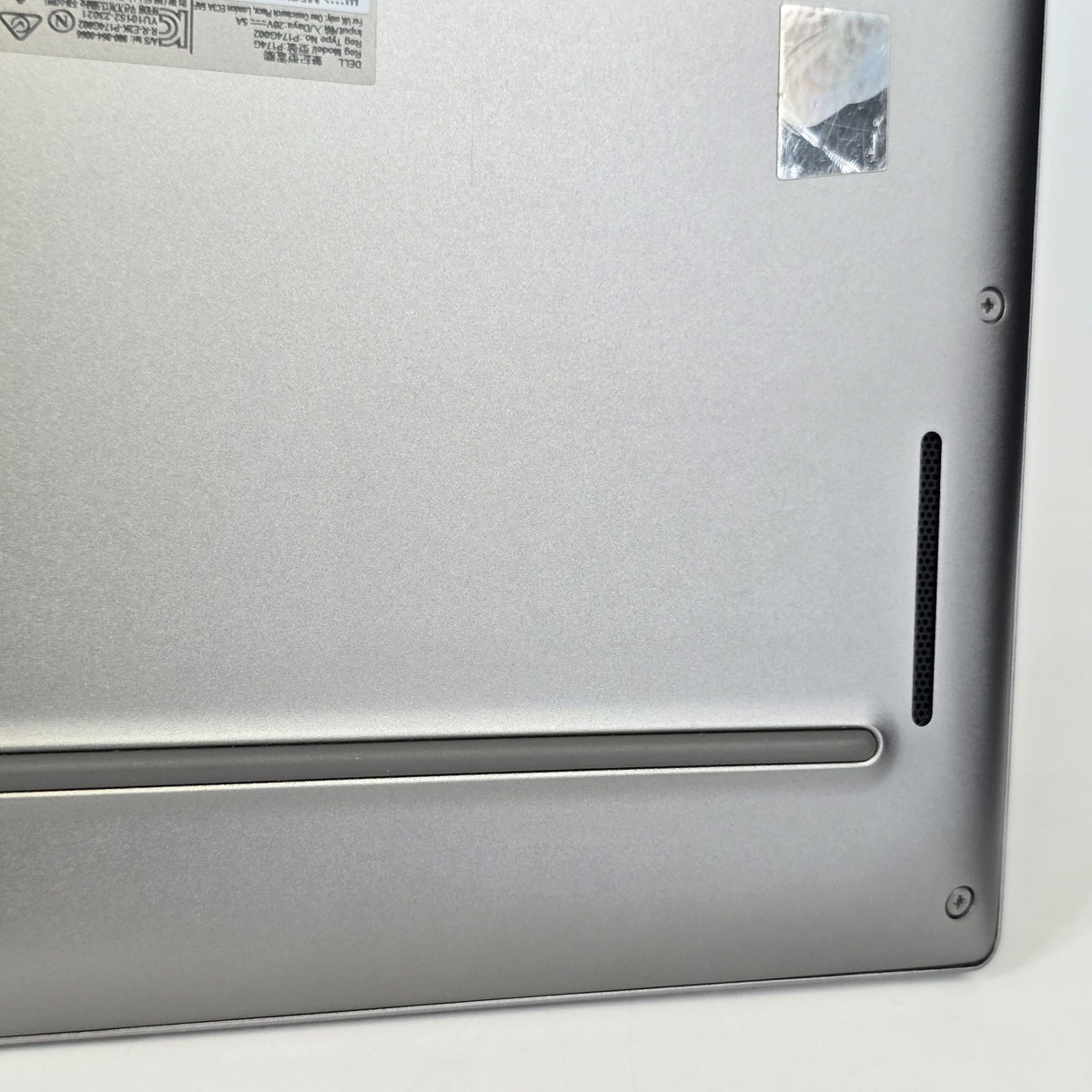 Latitude 7450 14 Gray 3.8 GHz Intel Core Ultra 7 32GB RAM 256GB Solid State Drive