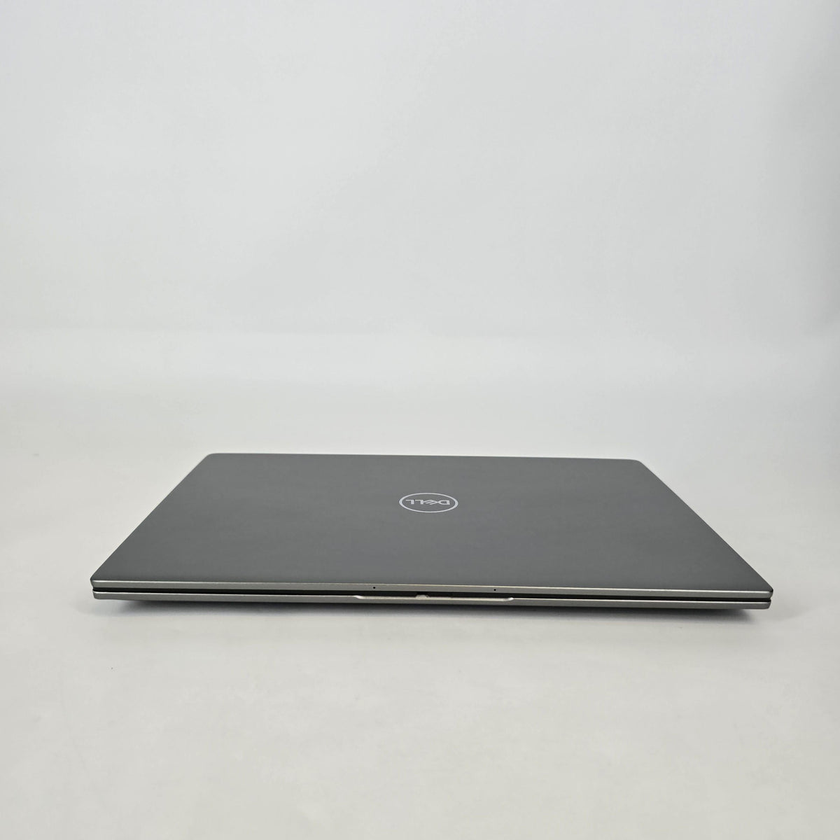 Latitude 7450 14 Gray 3.8 GHz Intel Core Ultra 7 32GB RAM 256GB Solid State Drive