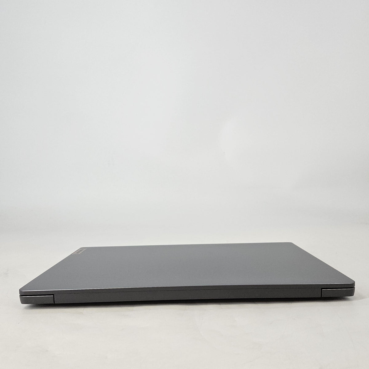 Lenovo IdeaPad Slim 3 15.6 Arctic Grey 2.0 GHz AMD Ryzen 7 5825U 16GB RAM 512GB Solid State Drive
