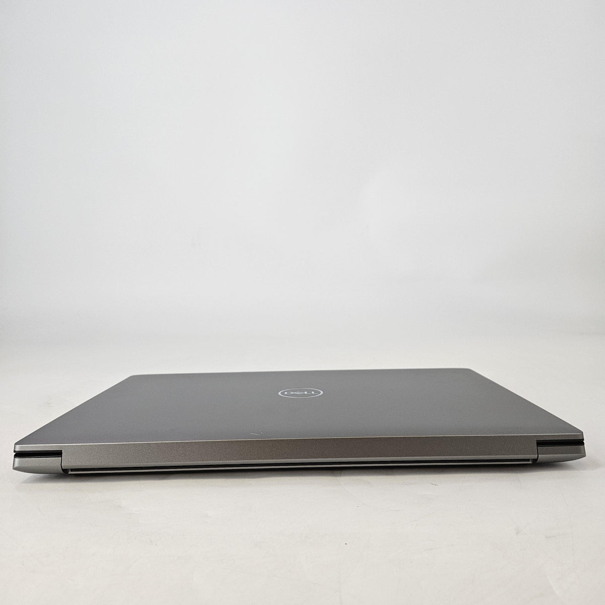 Dell Precision 5680 16 Gray 2.4 GHz Intel Core i7 13th Gen. 32GB RAM 1TB Solid State Drive NVIDIA RTX A1000 6 GB