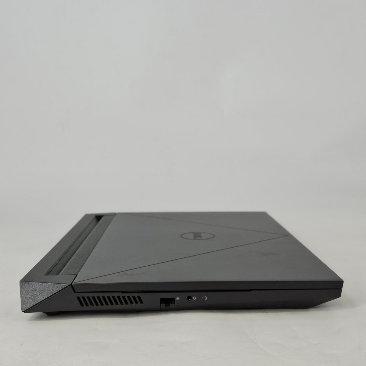 Dell G15 5535 15.6 Gray 4.3 GHz AMD Ryzen 5 7640HS 16GB RAM 1TB Solid State Drive NVIDIA GeForce RTX 3050 6 GB