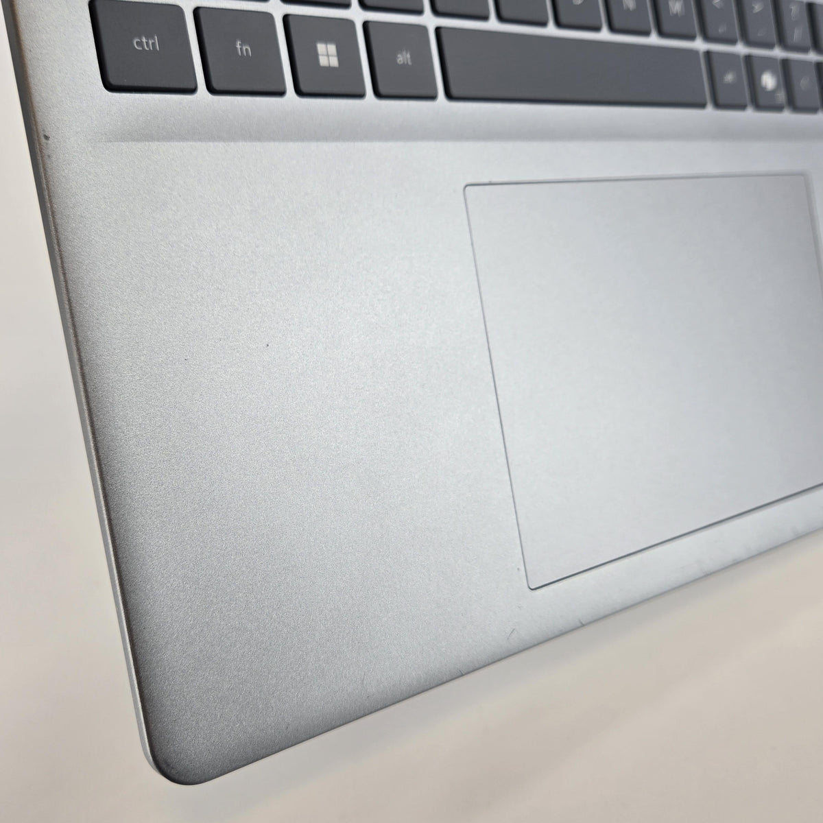 Dell 16 Plus (2-in-1) DB06250 Silver 2.2 GHz Intel Core Ultra 7 Series 2 16GB RAM 1TB Solid State Drive