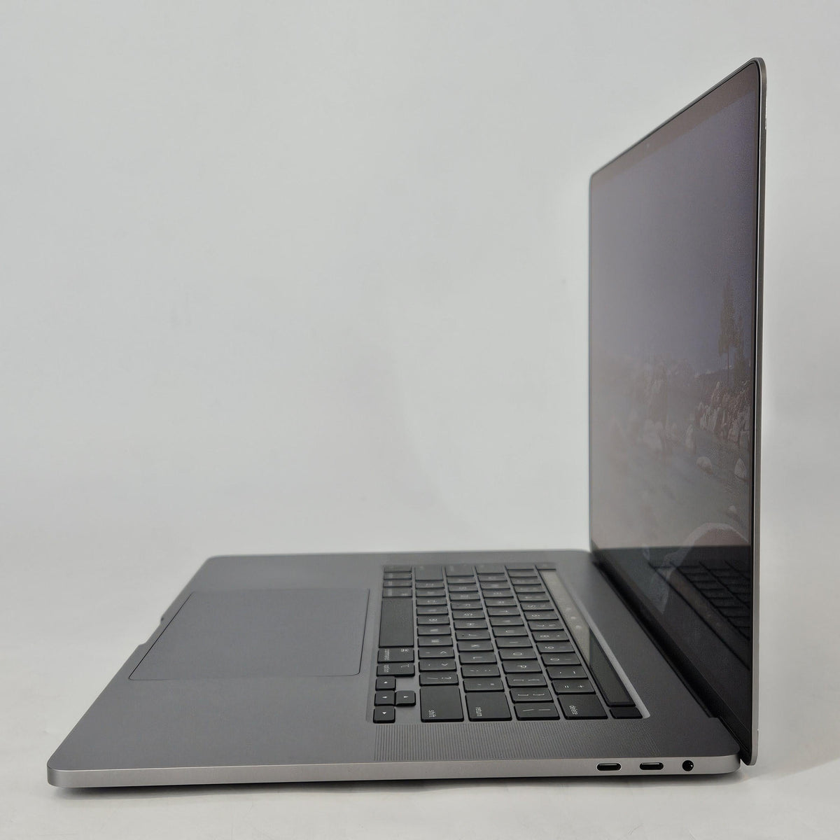 MacBook Pro 16 Touch Bar 2019 Space Gray 2.4 GHz Intel Core i9 9th Gen. 32GB RAM 512GB Solid State Drive AMD Radeon Pro 5500M 4 GB