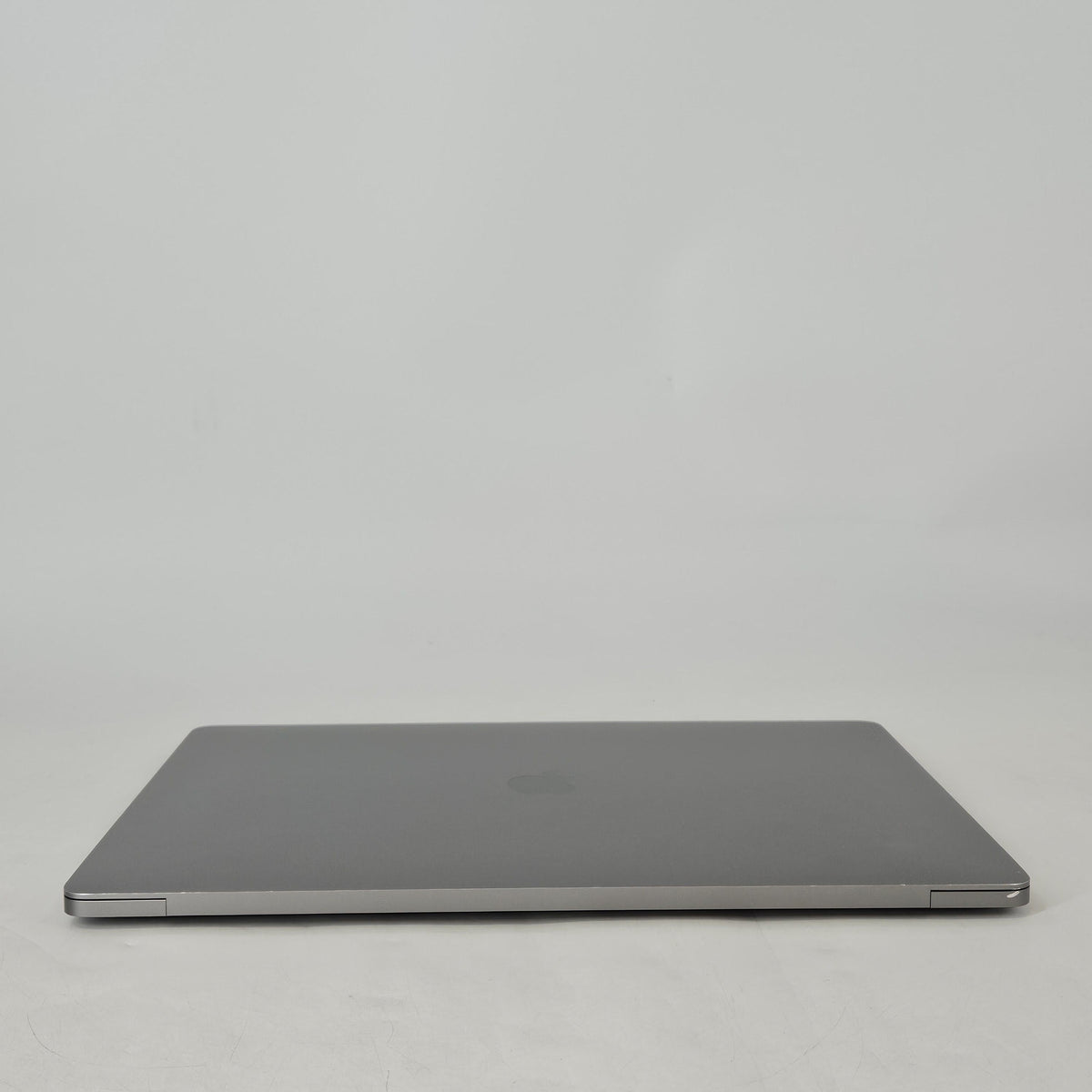 MacBook Pro 16 Touch Bar 2019 Space Gray 2.4 GHz Intel Core i9 9th Gen. 32GB RAM 512GB Solid State Drive AMD Radeon Pro 5500M 4 GB