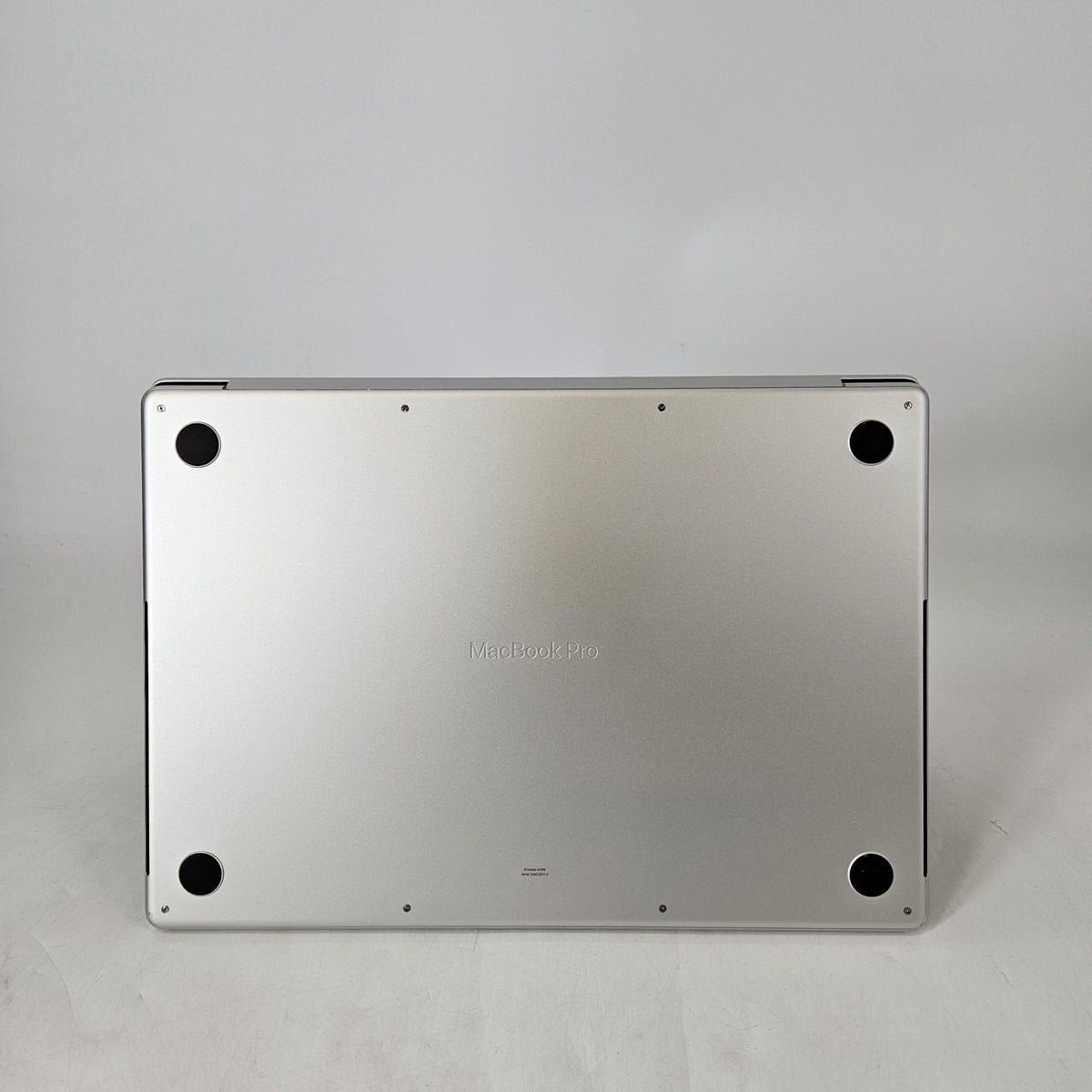 MacBook Pro 16 2024 Silver M4 Max 16-Core CPU 64GB Unified Memory 2TB Solid State Drive 40-Core GPU