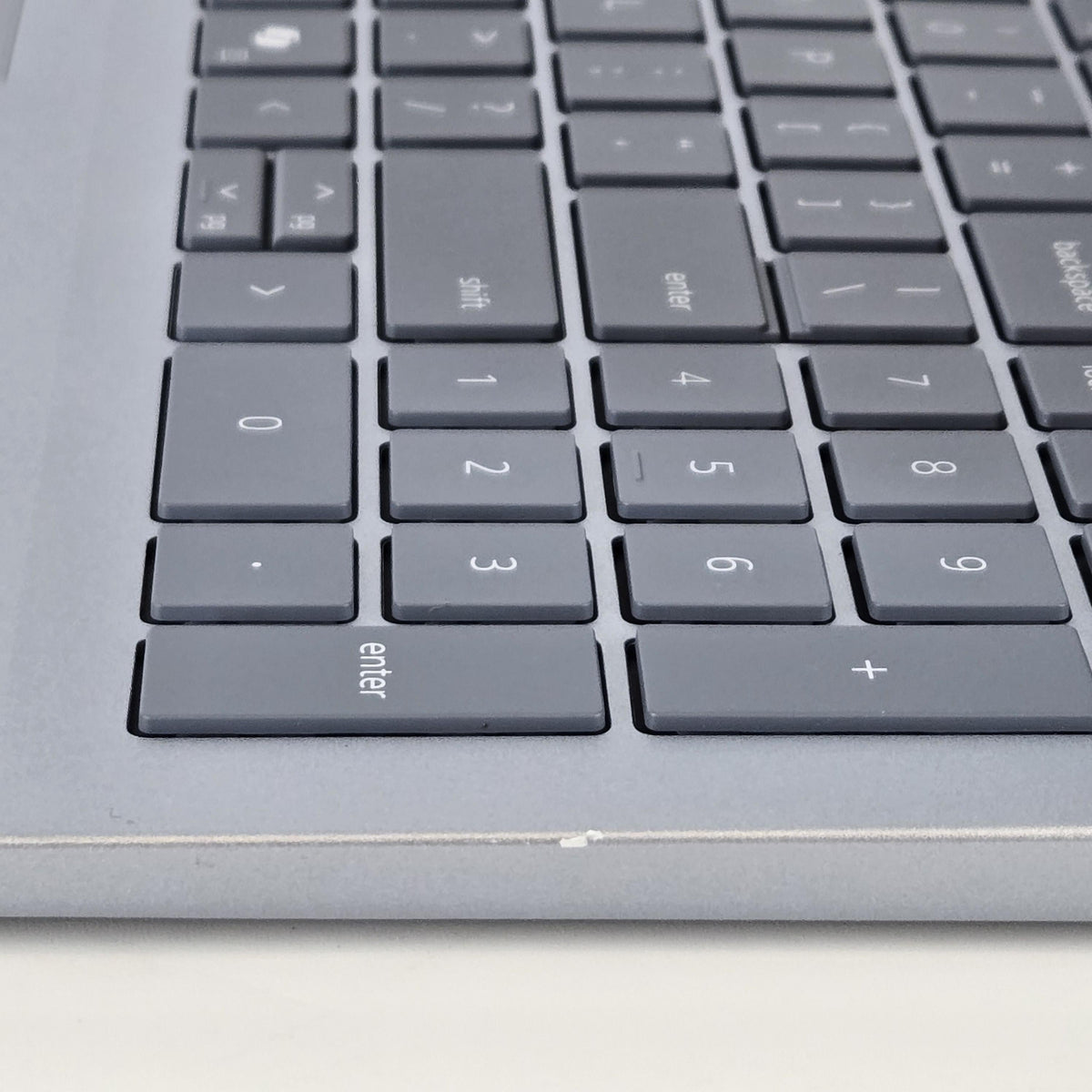 Dell 16 Plus (2-in-1) DB06250 Silver 2.2 GHz Intel Core Ultra 7 Series 2 16GB RAM 1TB Solid State Drive