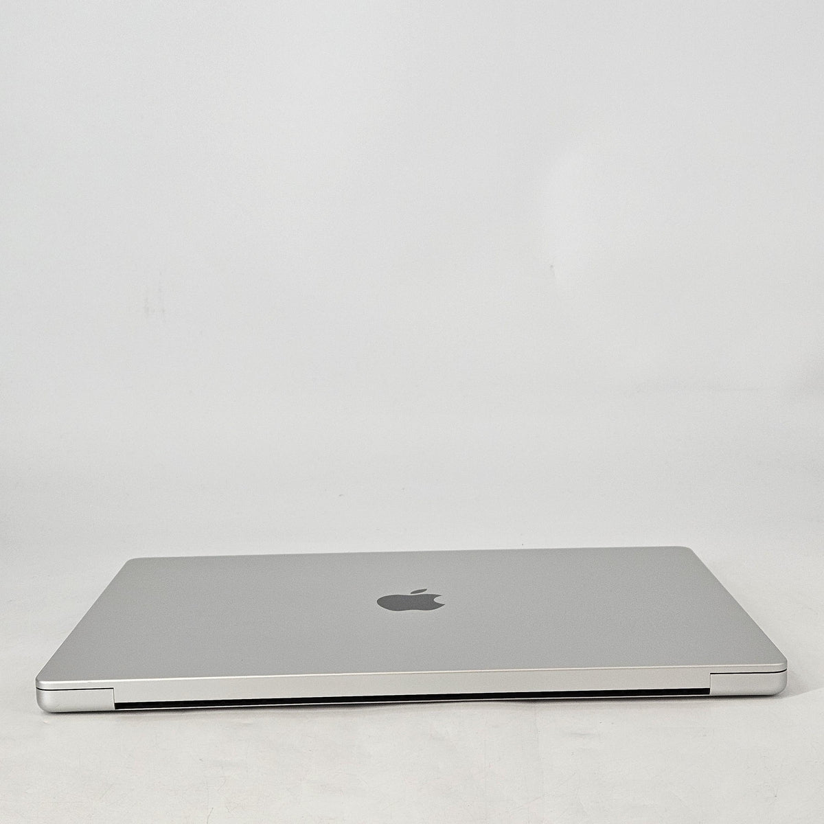 MacBook Pro 16 2024 Silver M4 Max 16-Core CPU 64GB Unified Memory 2TB Solid State Drive 40-Core GPU