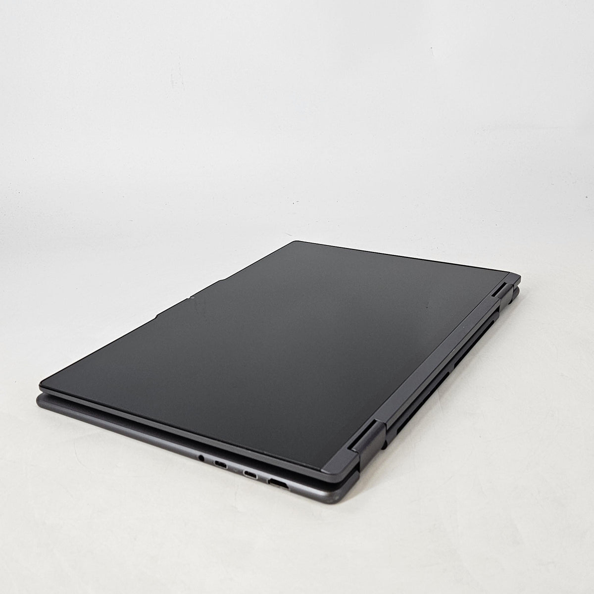 Lenovo Yoga 7i 16 Gray 1.3 GHz Intel Core Ultra 5 16GB RAM 512GB Solid State Drive