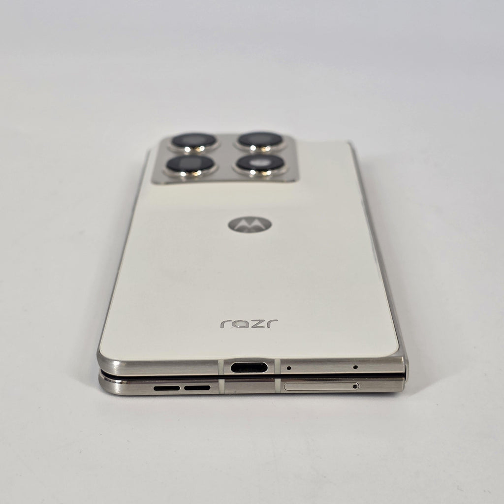 Motorola Razr Fold (2026) 512GB Lily White (GSM Unlocked)