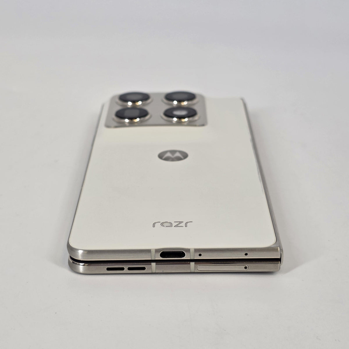 Motorola Razr Fold (2026) 512GB Lily White (GSM Unlocked)